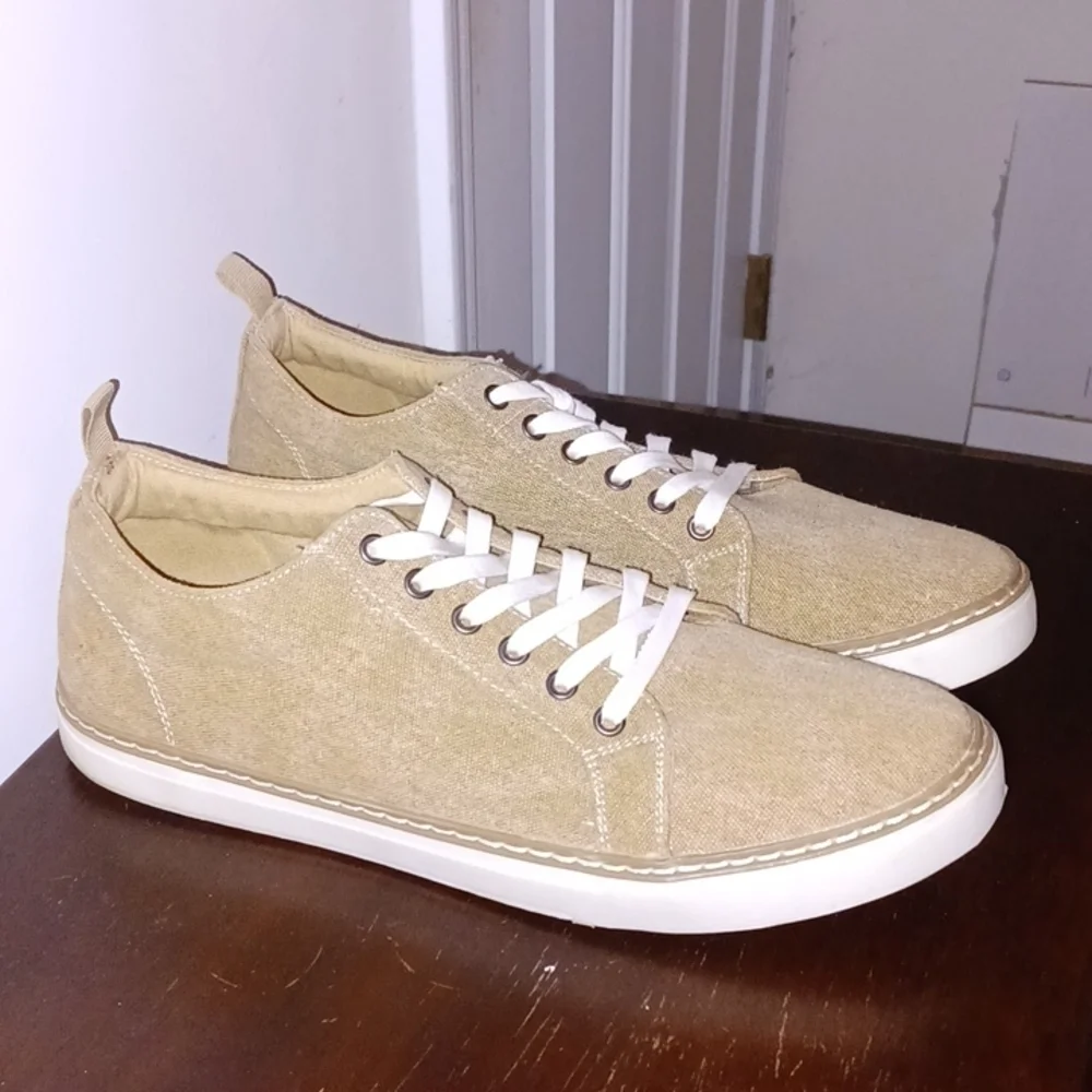 Amali Canvas Sneakers Tennis Shoes - Picture 4 of 8